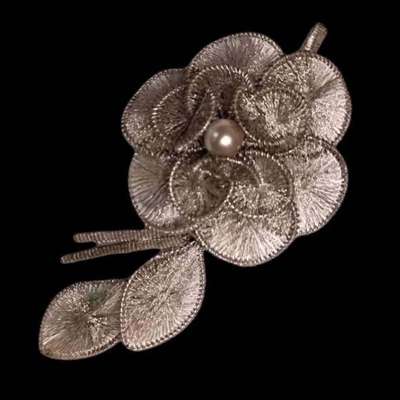 VTG MCM 3.5” x 2” Flower SilverTone Wire Silvery Thread Brooch 3D Unique. - Picture 6 of 8